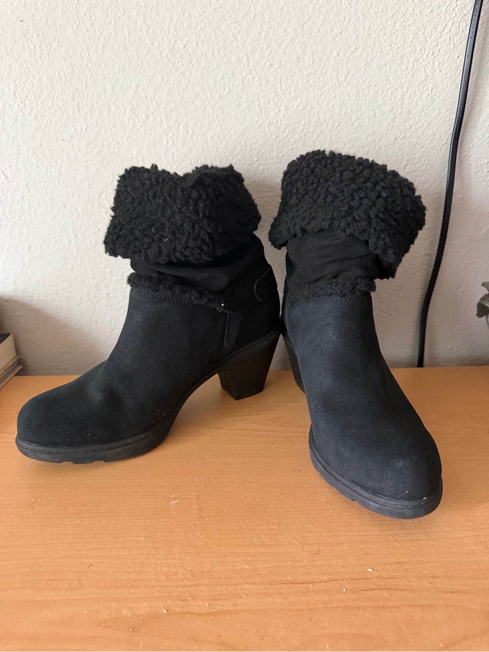 Anne Klein Ankle Black Boots Leather With Faux Fur Lining 3"Heel Size 7.5 M